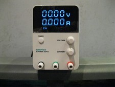 Alimentatore banco 30v usato  Roma