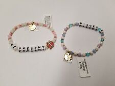 Pulseiras de miçangas rosa Little Words Project "Peixes" azul pastel e "Esteja presente" comprar usado  Enviando para Brazil
