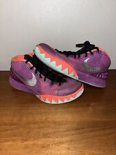 Tênis de basquete masculino Nike Kyrie Irving 1 Páscoa 2015 roxo 8.5 705277-508 comprar usado  Enviando para Brazil