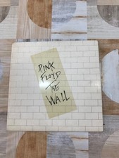 The wall pink usato  Vobbia