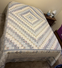 Queen size bedspread for sale  Hereford