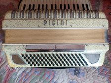 Fisarmonica pigini castelfidar usato Fisarmonica pigini castelfidar usato  Viggiu