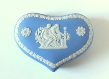 Beautiful wedgwood blue for sale  EDINBURGH