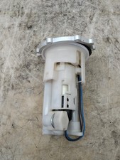 Fuel pump 2400735 d'occasion  Expédié en Belgium