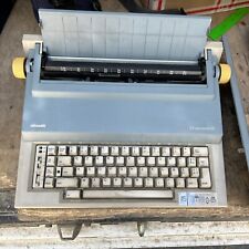 Macchina scrivere olivetti usato  Campi Bisenzio