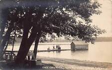 Postal J85/Carp Lake Michigan RPPC c1910 barco casa muelle personas 152 segunda mano  Embacar hacia Argentina