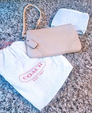 Coach leather wristlet for sale  Fieldale
