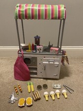 Boneca American Girl Campus carrinho de lanche e acessórios aposentados! comprar usado Boneca American Girl Campus carrinho de lanche e acessórios aposentados! comprar usado  Enviando para Brazil