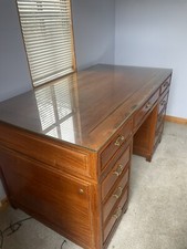 Solid presidents desk for sale  SOUTHAMPTON