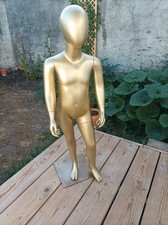 Mannequin enfant doré – 122 cm – résine dense – socle métal – vitrine ou déco, usado comprar usado  Enviando para Brazil