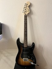 Fender squier strat d'occasion  Expédié en Belgium