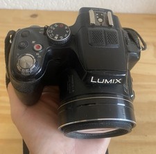 Appareil photo numérique usato  Spedire a Italy