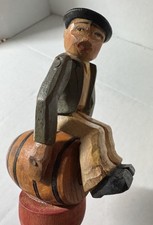 Rolha de garrafa mecânica de madeira esculpida à mão vintage – Man on Beer Barrel – Cortiça comprar usado Rolha de garrafa mecânica de madeira esculpida à mão vintage – Man on Beer Barrel – Cortiça comprar usado  Enviando para Brazil