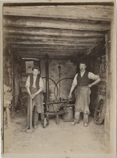 Foto de operadores de máquinas industriais de metalurgia ferreiros metalúrgicos c1900s comprar usado  Enviando para Brazil