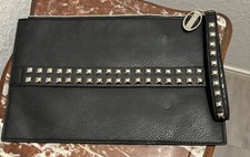 Bolsa feminina Carlos Santana cravejada preta e prata com alça de pulso comprar usado  Enviando para Brazil