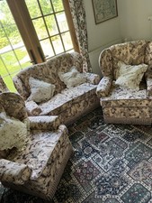 Three piece suite for sale  YELVERTON