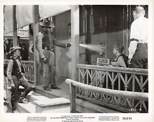 Foto de A Day of Fury 1956 8x10 Dale Robertson Jan Merlin Western Saloon a*P111b, usado comprar usado  Enviando para Brazil