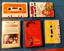 Lotto cinque musicassette usato  Torino