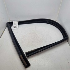 Guarnizione vetro portiera usato Guarnizione vetro portiera usato  Mineo