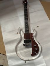 Uma guitarra elétrica muito boa que se sente confortável na mão comprar usado  Enviando para Brazil