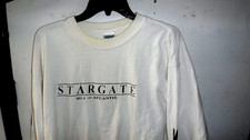 Usado, CAMISA MANGA COMPRIDA STARGATE SG-1 ATLANTIS SÉRIE DE TV PRESENTE EQUIPE EFEITOS ESPECIAIS comprar usado Usado, CAMISA MANGA COMPRIDA STARGATE SG-1 ATLANTIS SÉRIE DE TV PRESENTE EQUIPE EFEITOS ESPECIAIS comprar usado  Enviando para Brazil