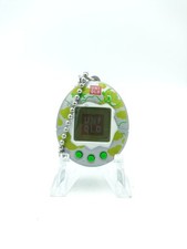 Tamagotchi Bandai Original Chibi Mini Grey w/ green uniqlo comprar usado  Enviando para Brazil