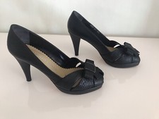 Escarpins femme cuir d'occasion Escarpins femme cuir d'occasion  Nice-