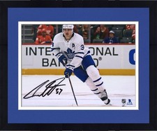 Foto de patinação de jersey branco assinada 8 x 10 Frmd Auston Matthews Maple Leafs comprar usado  Enviando para Brazil
