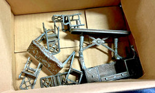 Cadeiras de brinquedo vintage Tootsie mesas móveis de metal para bonecas cozinha jantar casa de bonecas comprar usado  Enviando para Brazil