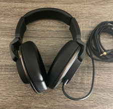 Fones de ouvido supra-auriculares AKG K553 MKII de estúdio com encosto fechado, muito bom. comprar usado  Enviando para Brazil