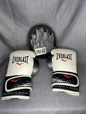 Everlast Boxing | Guantes de Entrenamiento | 12 oz | Blanco y Negro | Bolso de Mano de Golpe Enfocado segunda mano  Embacar hacia Argentina