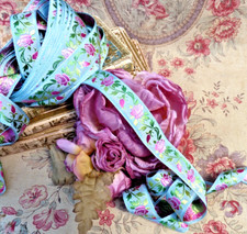 Vintage ribbon decorated d'occasion  Expédié en Belgium