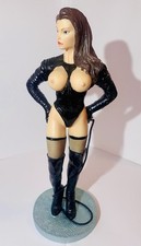 Figurine femme resine d'occasion  Fontenay-Trésigny