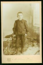 F0040; Maly chlopiec. Stare duze oryginalne zdjecie na kartoniku z okolo 1900 ro na sprzedaż  PL