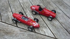 2 coches de carreras Ferrari F1 diecast en muy buen estado. segunda mano  Embacar hacia Mexico