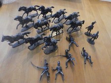 Lot 100 soldats d'occasion  Bayonne