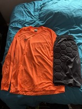 Men goalkeeper kit for sale  HARLOW