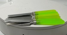 Usado, Conjunto de 6 facas de jantar de mesa aço inoxidável brilhante cabo verde neon plástico comprar usado  Enviando para Brazil