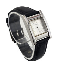 Usado, Relógio feminino Guess tom prata face quadrada com pulseira de couro preto NOVO BATT comprar usado  Enviando para Brazil