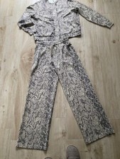 Moderner hosenanzug schlangeno gebraucht kaufen Moderner hosenanzug schlangeno gebraucht kaufen  Böhlen