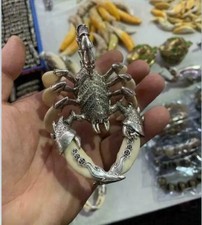 Pingente amuleto decoração colar estátua de escorpião prata tibetana dentes de lobos comprar usado Pingente amuleto decoração colar estátua de escorpião prata tibetana dentes de lobos comprar usado  Enviando para Brazil