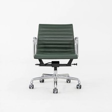 Cadeira de escritório Herman Miller Eames alumínio gerenciamento de grupo em couro verde década de 2010 comprar usado  Enviando para Brazil