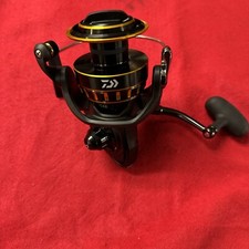 Molinetes de pesca giratórios Daiwa BG Black & Gold Series Bg 5000 comprar usado  Enviando para Brazil