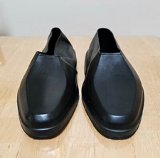 Totes men black for sale  Putnam Valley