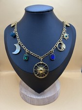 Collier charms doré d'occasion  Saint-Germer-de-Fly