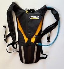 Pacote de hidratação Camelbak Rogue NUNCA USADO preenchimento externo 2 litros amarelo para caminhada de bicicleta comprar usado  Enviando para Brazil
