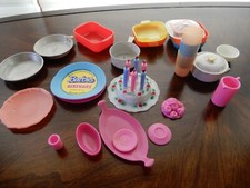 Pratos com bolo de aniversário da Barbie, usado comprar usado  Enviando para Brazil