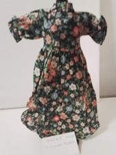 Sindy 1970s dinner for sale Sindy 1970s dinner for sale  BROMLEY