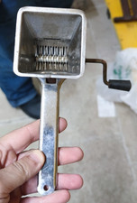 grattugia manovella usato grattugia manovella usato  Forio