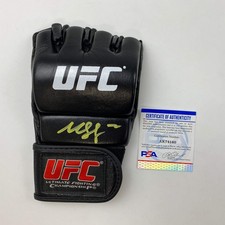 Luva preta autografada/assinada Khamzat Borz Chimaev UFC MMA PSA/DNA CERTIFICADO DE AUTENTICIDADE comprar usado  Enviando para Brazil